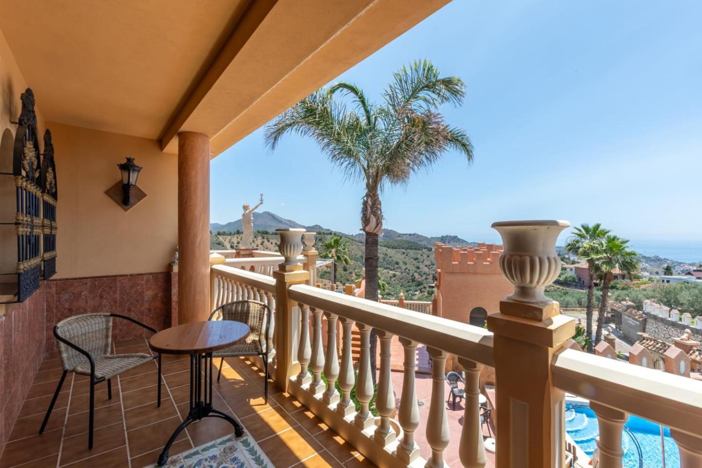 Villa Rural En Malaga Con Piscina Y Vistas Al Mar Kültér fotó